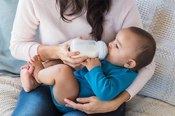 چگونه نوزاد را به شیرخشک عادت دهیم؟